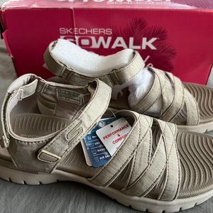 NWT Skechers Airwalk On the go Flex size 8